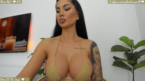 Renata online show from 09/30/25, 07:41