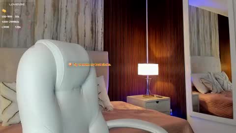 Emma Prada online show from 03/10/25, 11:42