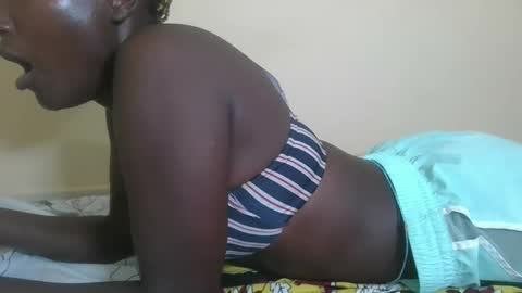 Snapshot of missprettygal chatting on 03/07/25, 12:48 pretty gal online show from 03/07/25, 12:48