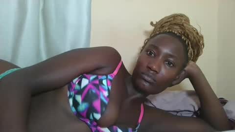 Snapshot of missprettygal chatting on 03/12/25, 10:05 pretty gal online show from 03/12/25, 10:05