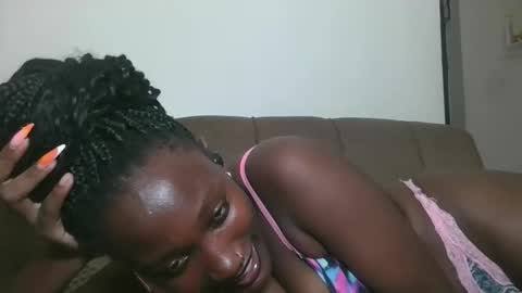 Snapshot of missprettygal chatting on 10/27/25, 07:40 pretty gal online show from 10/27/25, 07:40