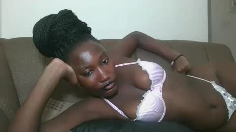 Snapshot of missprettygal chatting on 10/28/25, 10:52 pretty gal online show from 10/28/25, 10:52