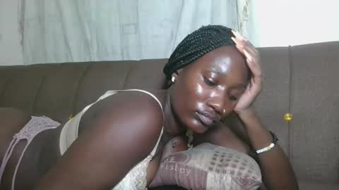 Snapshot of missprettygal chatting on 10/30/25, 11:49 pretty gal online show from 10/30/25, 11:49