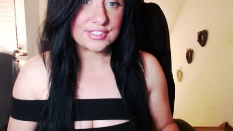 Missqueen1416 online show from 10/05/25, 07:34