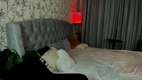 Snapshot of missrosse_ chatting on 03/01/25, 01:43 Emily online show from 03/01/25, 01:43