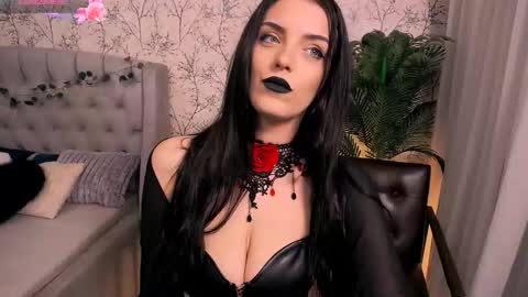 Snapshot of missrosse_ chatting on 10/11/25, 08:29 Emily online show from 10/11/25, 08:29