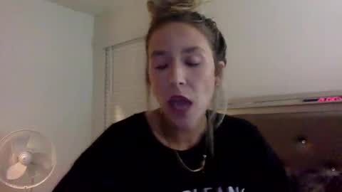 Snapshot of misss_alyssaaa chatting on 05/08/26, 01:11 Alyssa online show from 05/08/26, 01:11