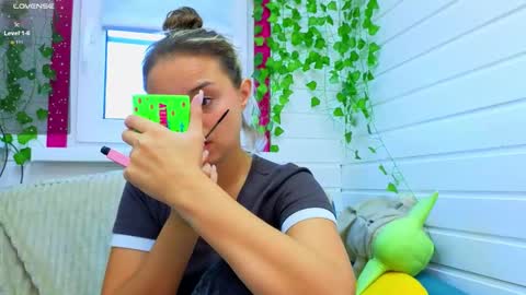 . online show from 09/24/25, 05:55