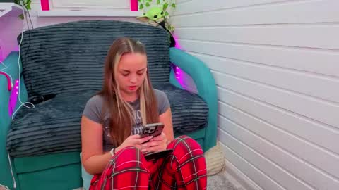 . online show from 11/25/25, 07:30