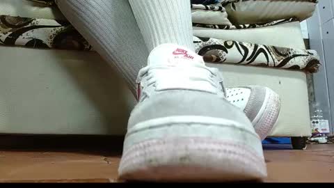 Snapshot of misssam28 chatting on 09/24/25, 04:10 TELL ME MISS online show from 09/24/25, 04:10