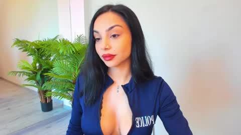 Sienna online show from 04/20/26, 06:05