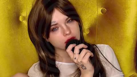 Snapshot of missslola chatting on 10/12/25, 02:05 Misss Lola Angel online show from 10/12/25, 02:05