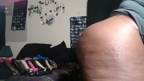 Snapshot of misstajaa chatting on 05/22/26, 12:33 MissTajaa online show from 05/22/26, 12:33