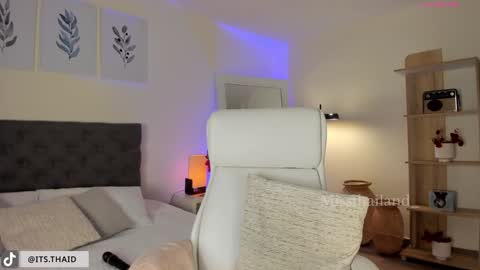 Fernanda Davila online show from 02/04/25, 11:49