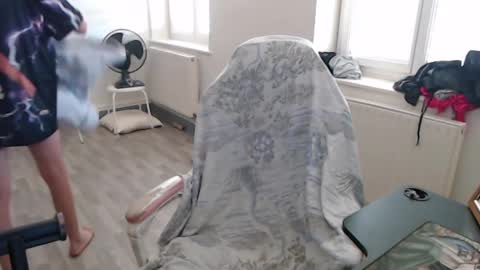 missthon online show from 12/26/24, 01:10