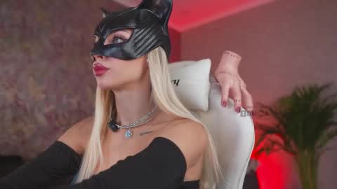 Eva online show from 10/30/25, 10:54