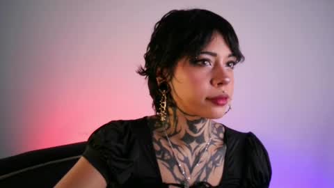Snapshot of misstomie_ chatting on 06/09/26, 04:07 Tomiehelp me get to 100 thumbs up online show from 06/09/26, 04:07