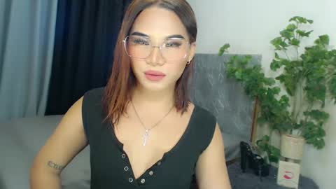 misstrishontop online show from 02/09/25, 09:58