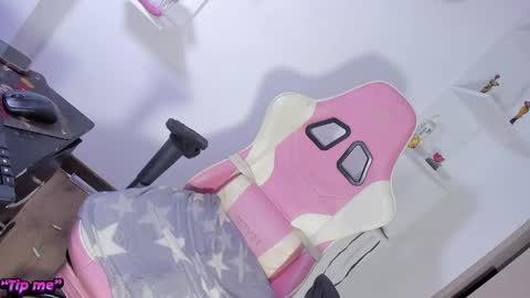 Snapshot of missvalensofi chatting on 01/12/25, 10:56 missvalensofi online show from 01/12/25, 10:56