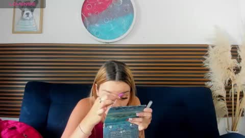 missvalery1 online show from 01/22/25, 08:28