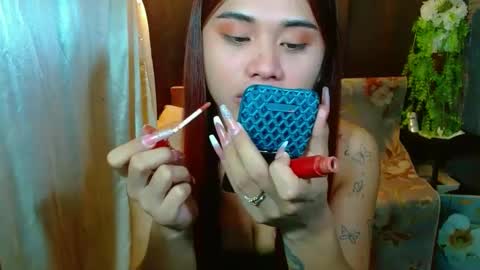 Snapshot of missviolet11 chatting on 01/04/25, 10:38 SweetViolet online show from 01/04/25, 10:38