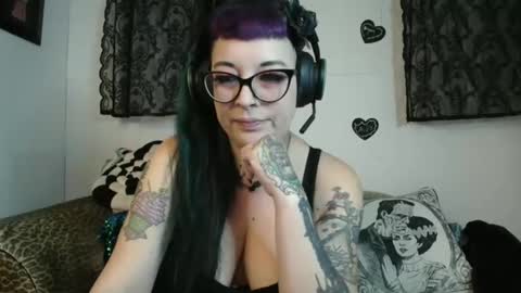 Missy Dee online show from 04/22/26, 06:49