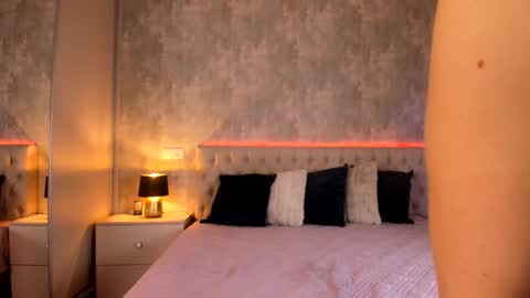 Raisa online show from 02/21/25, 01:11