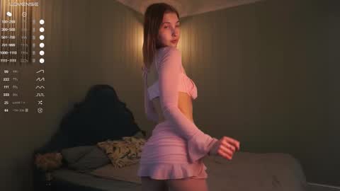 Snapshot of mist_mia chatting on 03/14/26, 04:56 Mia online show from 03/14/26, 04:56