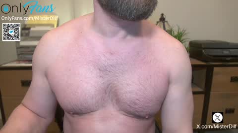 Snapshot of mister_dilf chatting on 01/10/25, 04:09 MISTER DILF online show from 01/10/25, 04:09