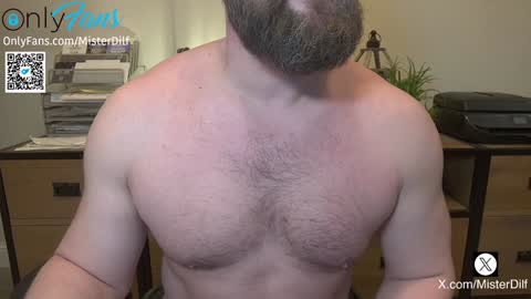 Snapshot of mister_dilf chatting on 01/31/25, 02:04 MISTER DILF online show from 01/31/25, 02:04