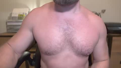 Snapshot of mister_dilf chatting on 09/12/25, 01:28 MISTER DILF online show from 09/12/25, 01:28