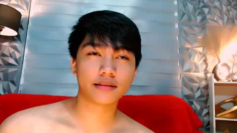 Snapshot of mister_officer chatting on 12/14/24, 01:59 SAINT SACHI will make your day online show from 12/14/24, 01:59