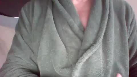 mister_tommm80 online show from 11/17/25, 07:58