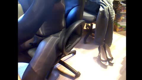 misterbobbyxx online show from 09/30/25, 11:04