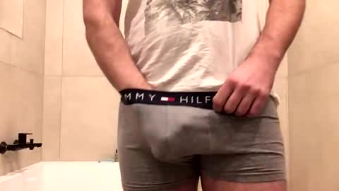 Snapshot of misterxy567 chatting on 12/16/25, 06:57 misterxy567 online show from 12/16/25, 06:57