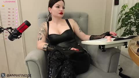Snapshot of mistress_anna_dame chatting on 02/04/25, 07:33 Her Infernal Majesty online show from 02/04/25, 07:33