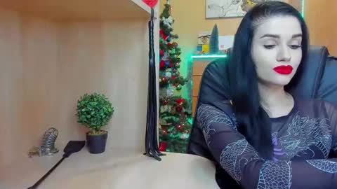Snapshot of mistress_kristi chatting on 12/10/24, 07:43 Mistress Kristi online show from 12/10/24, 07:43