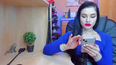 Snapshot of mistress_kristi chatting on 12/12/24, 08:32 Mistress Kristi online show from 12/12/24, 08:32