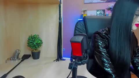 Snapshot of mistress_kristi chatting on 01/20/25, 07:14 Mistress Kristi online show from 01/20/25, 07:14