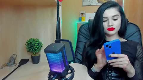 Snapshot of mistress_kristi chatting on 02/04/25, 06:17 Mistress Kristi online show from 02/04/25, 06:17