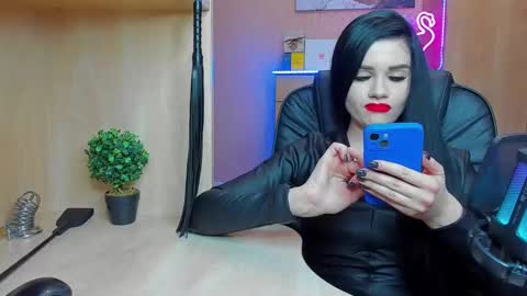 Snapshot of mistress_kristi chatting on 02/19/25, 09:58 Mistress Kristi online show from 02/19/25, 09:58