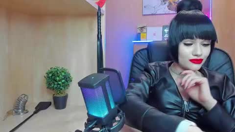 Snapshot of mistress_kristi chatting on 02/21/25, 08:38 Mistress Kristi online show from 02/21/25, 08:38