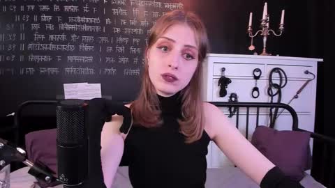 Snapshot of mistress_marlene chatting on 12/01/24, 04:29 Mistress Marlene online show from 12/01/24, 04:29