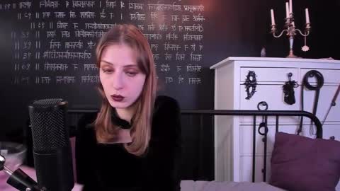 Snapshot of mistress_marlene chatting on 01/24/25, 01:25 Mistress Marlene online show from 01/24/25, 01:25