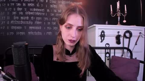 Snapshot of mistress_marlene chatting on 01/24/25, 04:39 Mistress Marlene online show from 01/24/25, 04:39