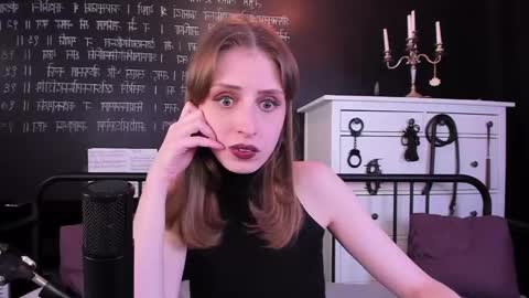 Snapshot of mistress_marlene chatting on 02/01/25, 04:54 Mistress Marlene online show from 02/01/25, 04:54