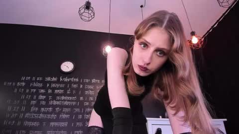 Snapshot of mistress_marlene chatting on 02/13/25, 04:07 Mistress Marlene online show from 02/13/25, 04:07