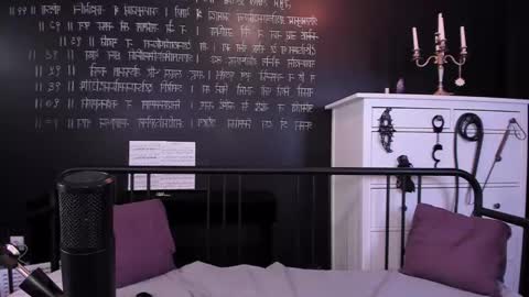 Snapshot of mistress_marlene chatting on 02/15/25, 04:45 Mistress Marlene online show from 02/15/25, 04:45