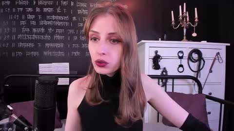 Snapshot of mistress_marlene chatting on 02/20/25, 03:19 Mistress Marlene online show from 02/20/25, 03:19