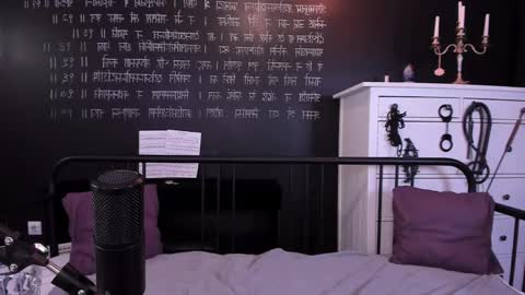 Snapshot of mistress_marlene chatting on 03/02/25, 04:32 Mistress Marlene online show from 03/02/25, 04:32